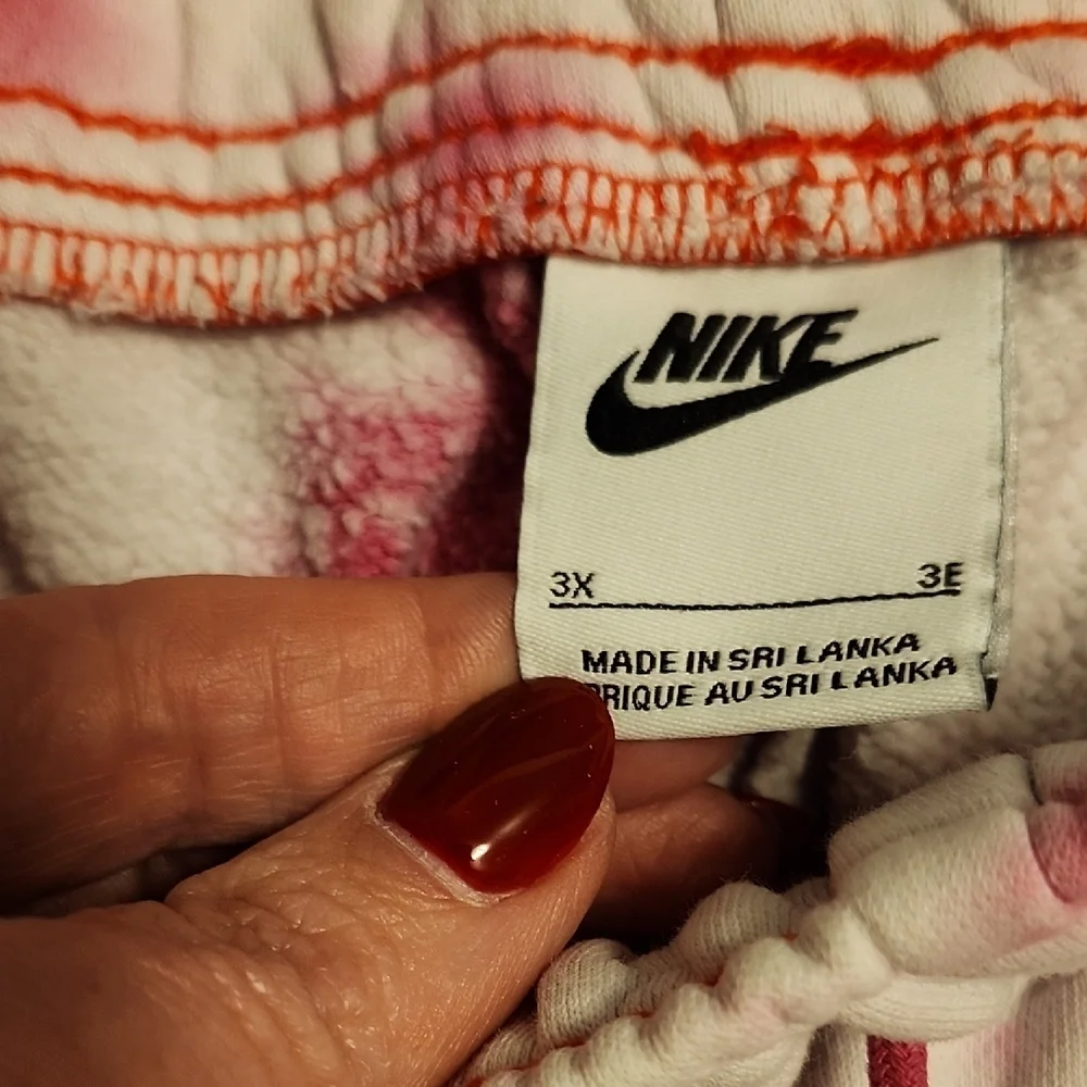 Nike Pink and White Tie-Dye Apparel - Picture 2 of 7